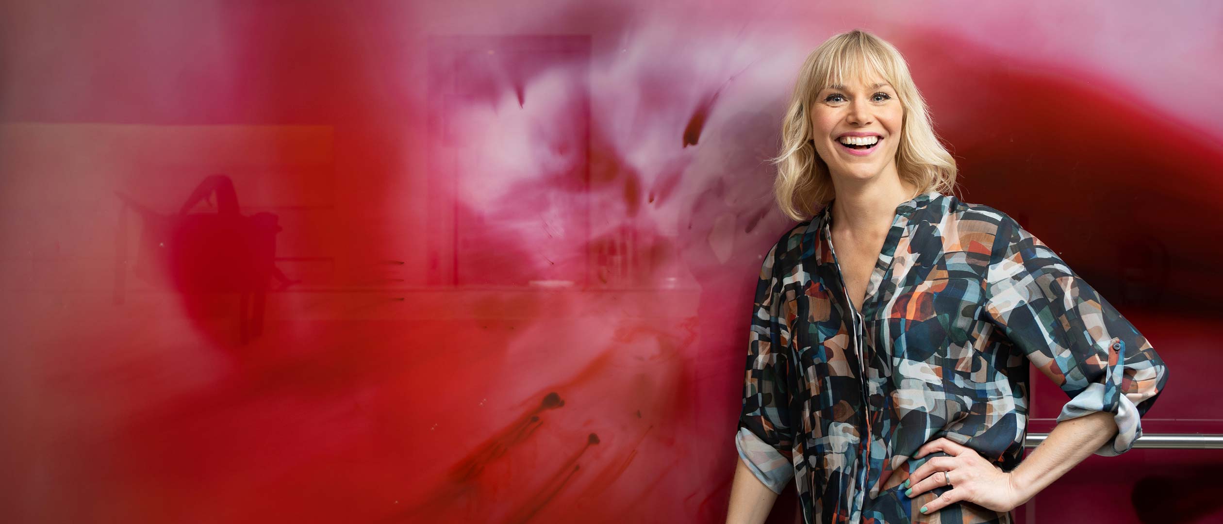 Eva Kela är värd för Scenmåndagar hösten 2022