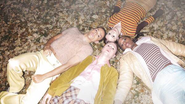 SvenskaTeatern tuo ilmastokriisiä käsittelevän kiehtovan nykydraaman kuuteen Suomen kaupunkiin yhteistyössä Riksteaternin ja Dramatenin kanssa