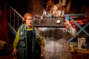 Skådespelarna Hellen Willlberg och Antti Saarikallio